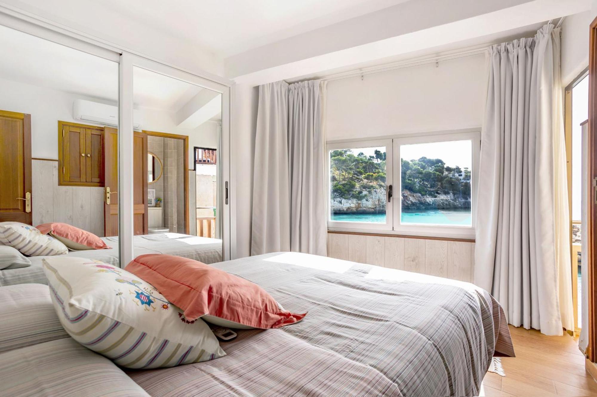 Chalet Cal Tio Miquel direkt am Meer, mit Wifi Santanyí Exterior foto
