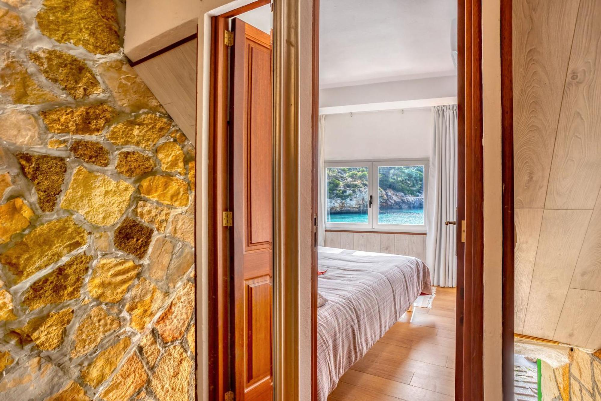 Chalet Cal Tio Miquel direkt am Meer, mit Wifi Santanyí Exterior foto